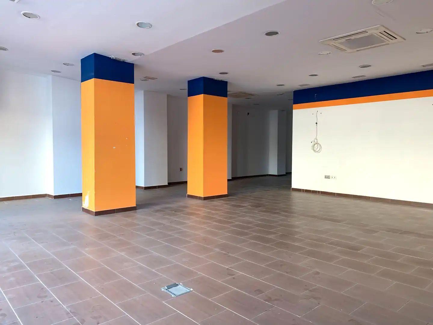 Locale commerciale in affitto a Avenida Juan Carlos I, imagen 6