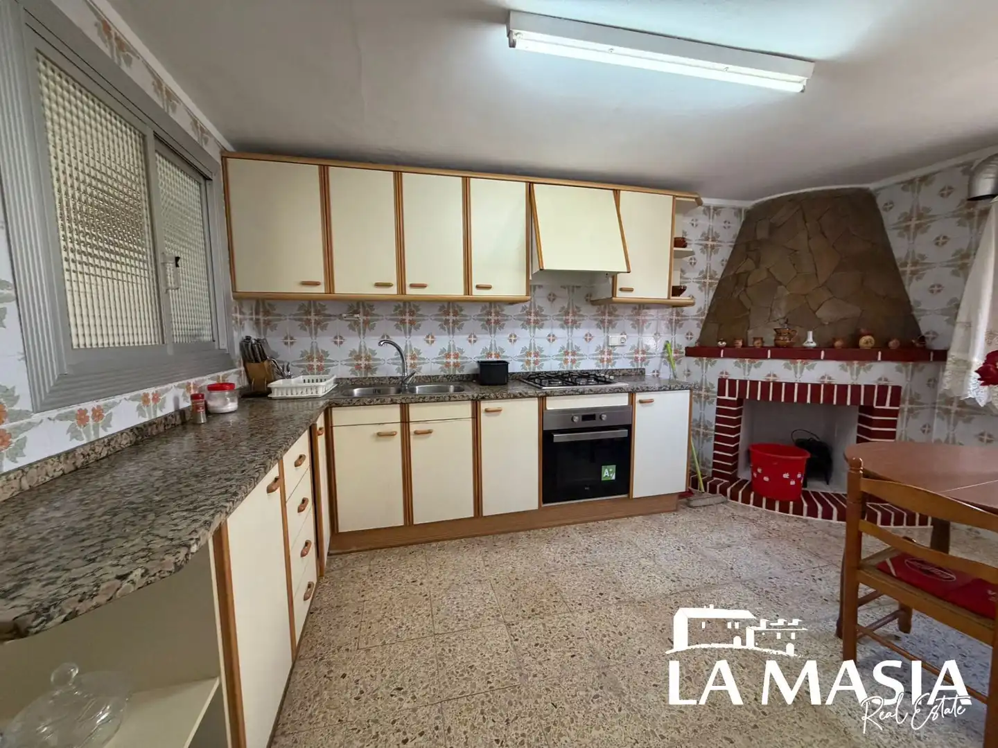 Cuina de Casa o xalet en venda en Olivella amb Calefacció, Jardí privat i Terrassa