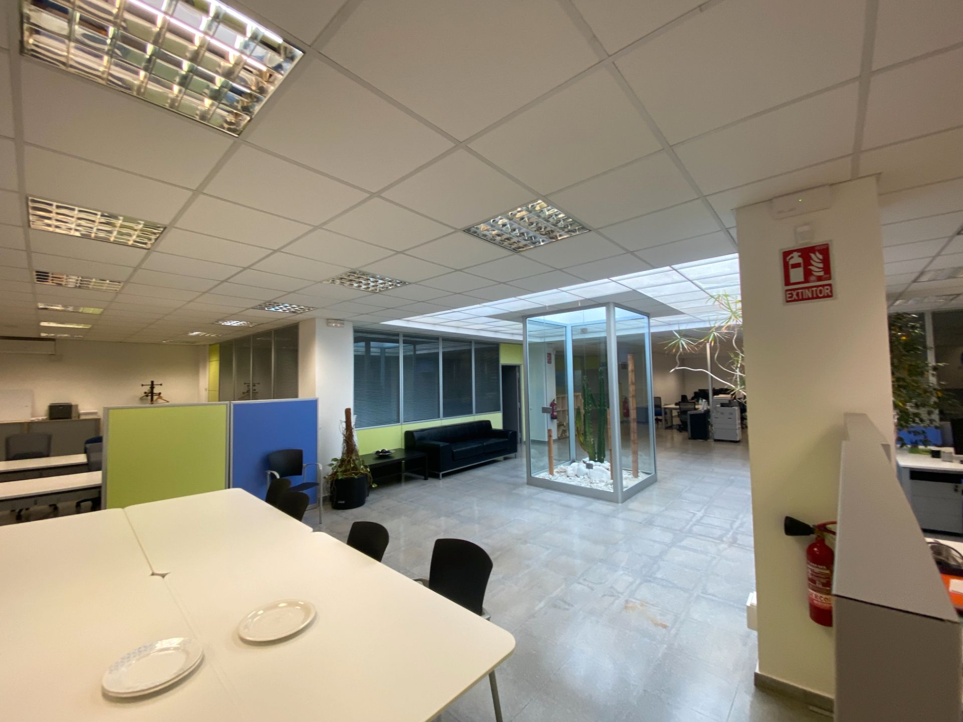 Local de lloguer en Terrassa amb Aire condicionat, Parquet i Terrassa