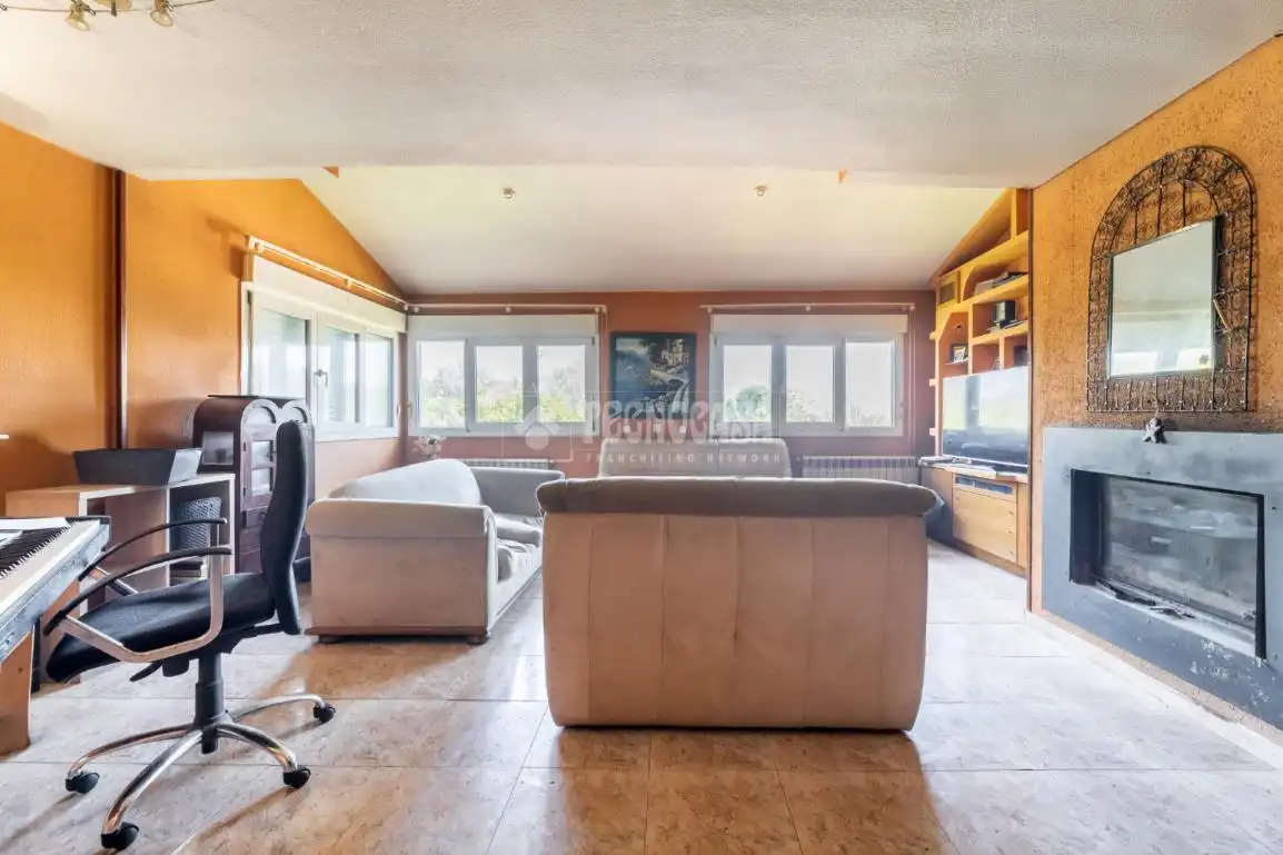 Sala d'estar de Casa o xalet en venda en Las Rozas de Madrid amb Aire condicionat, Calefacció i Terrassa