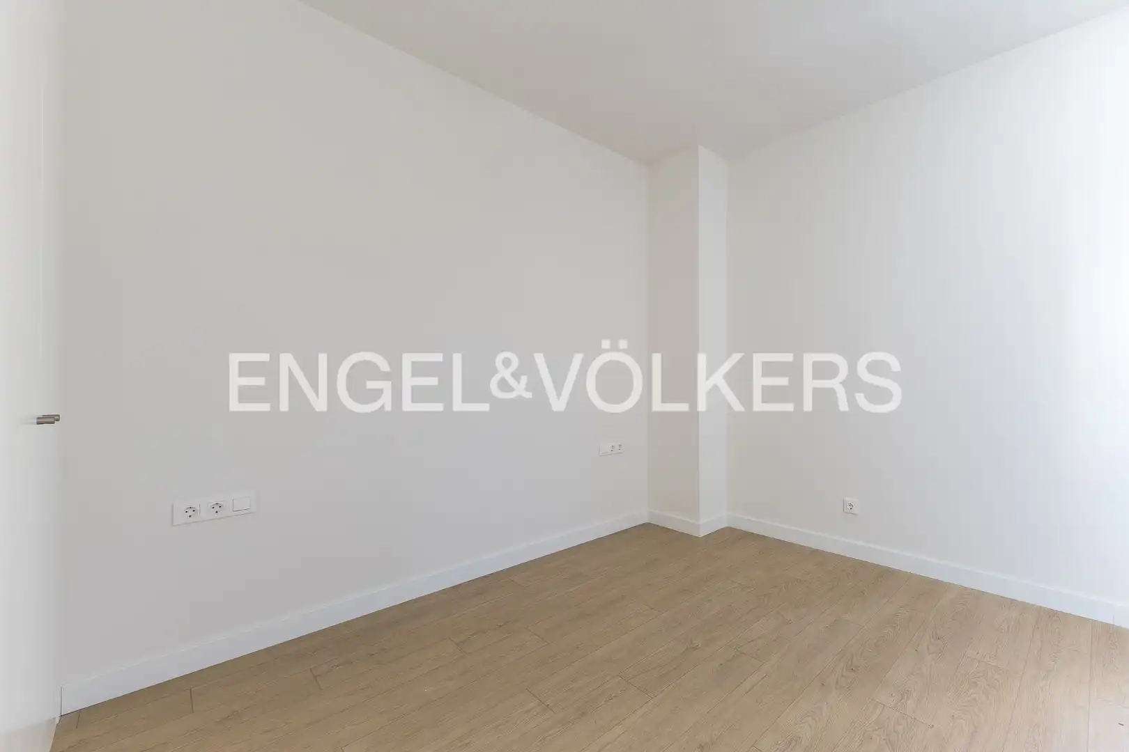 Habitación de Ático en venta en Vilanova i la Geltrú con Aire acondicionado, Calefacción y Terraza