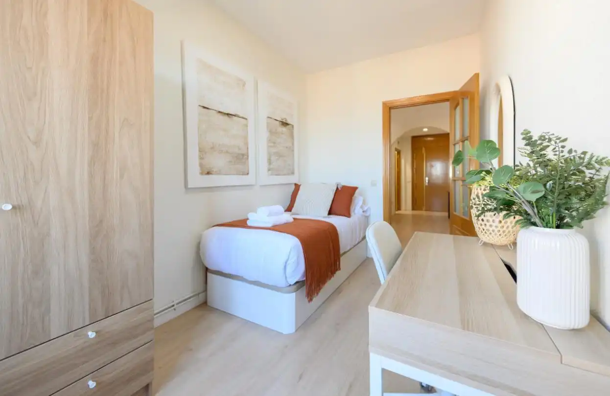 Dormitori de Àtic de lloguer en Madrid amb Aire condicionat, Calefacció i Parquet