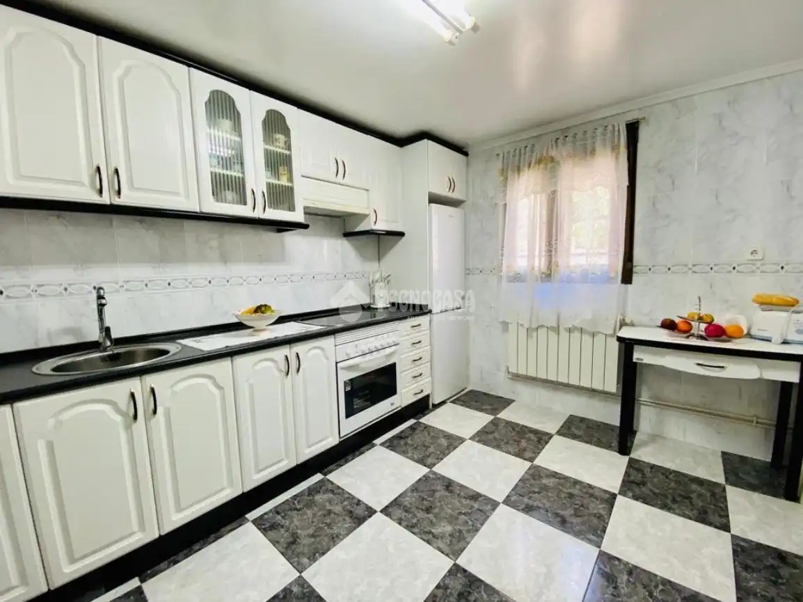 Kitchen of Country homes for sale in Cubillas de Santa Marta  with Heating