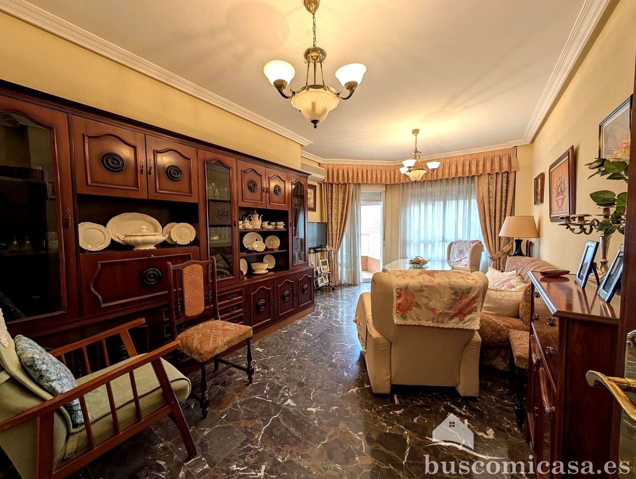 Sala d'estar de Pis en venda en Linares amb Aire condicionat, Terrassa i Moblat