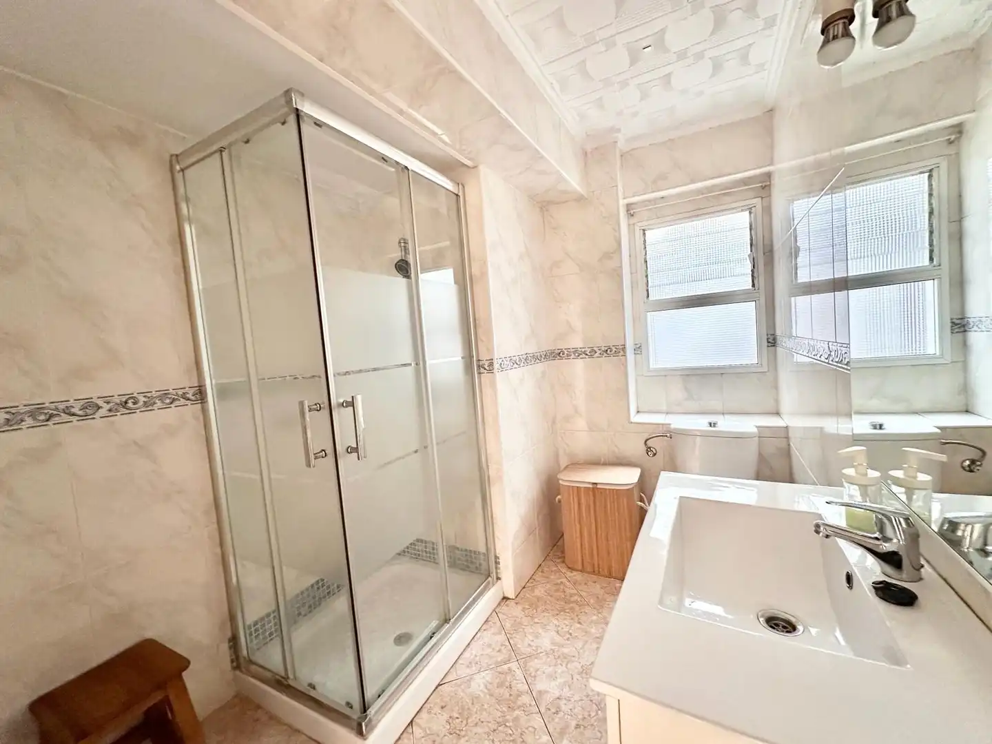 Badezimmer von Wohnung zum Verkauf in Málaga mit Balkon