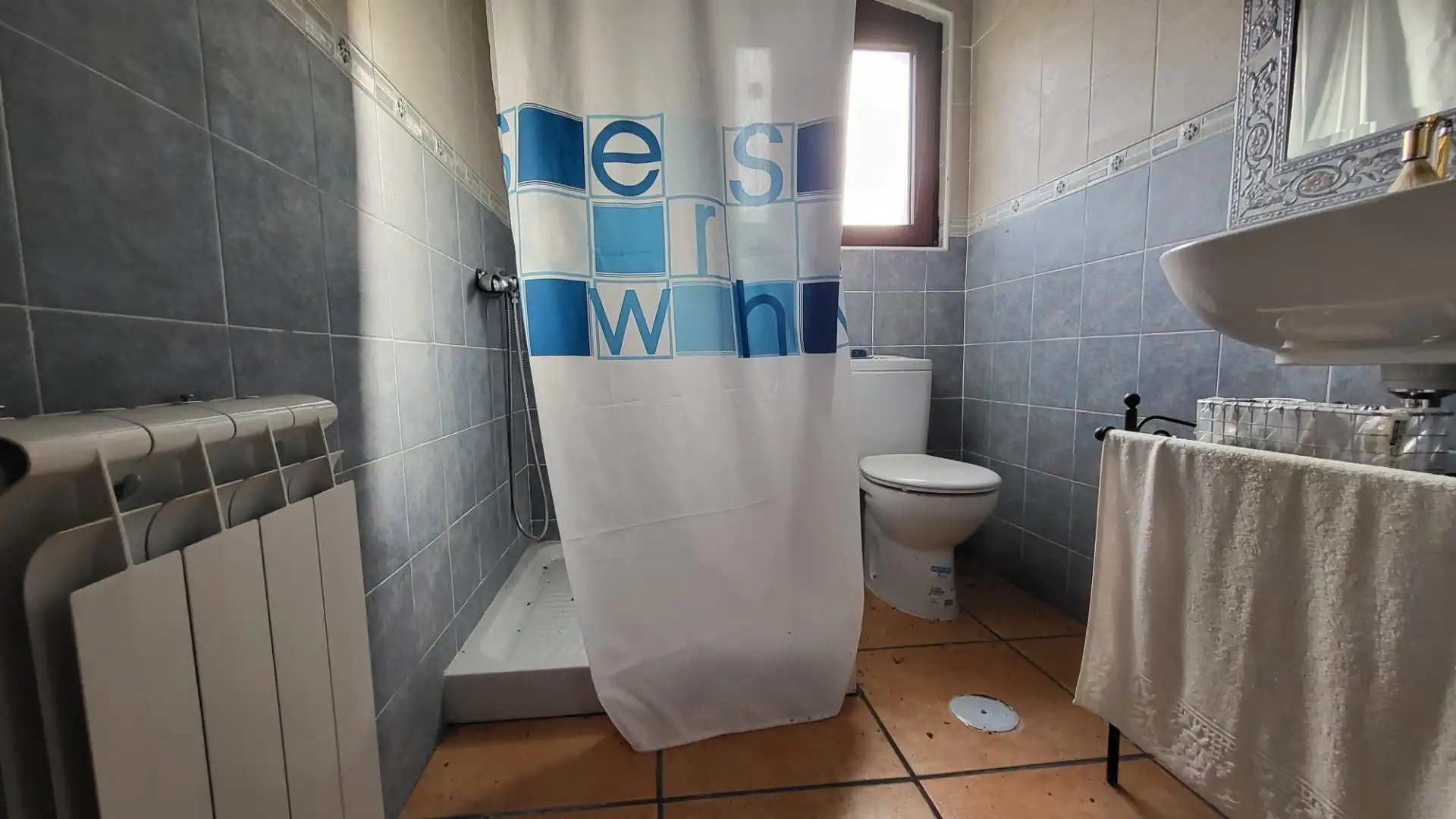 Bany de Casa o xalet en venda en Villanueva de Ávila amb Jardí privat, Terrassa i Traster