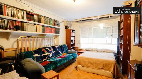 Foto 4 de Habitación en Comillas, Madrid Capital