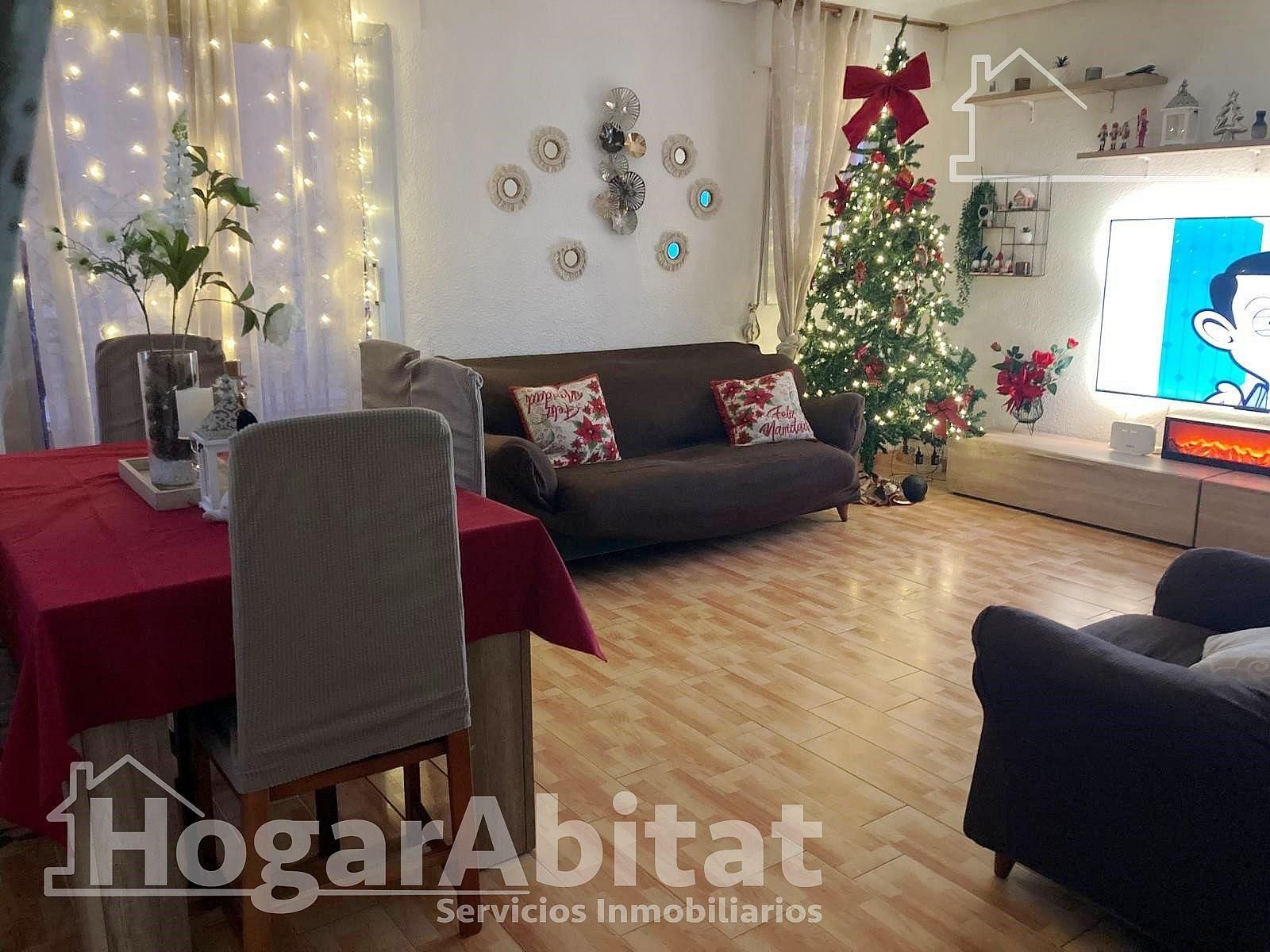 Living room of Flat for sale in Castellón de la Plana / Castelló de la Plana  with Parquet flooring and Balcony