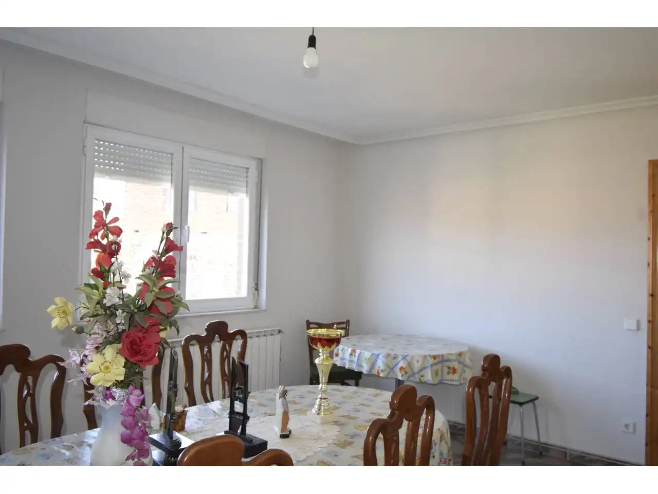 Comedor de Casa o chalet en venta en Vegaquemada con Calefacción y Jardín privado