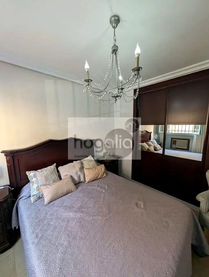 Bedroom of Flat for rent in Macarena