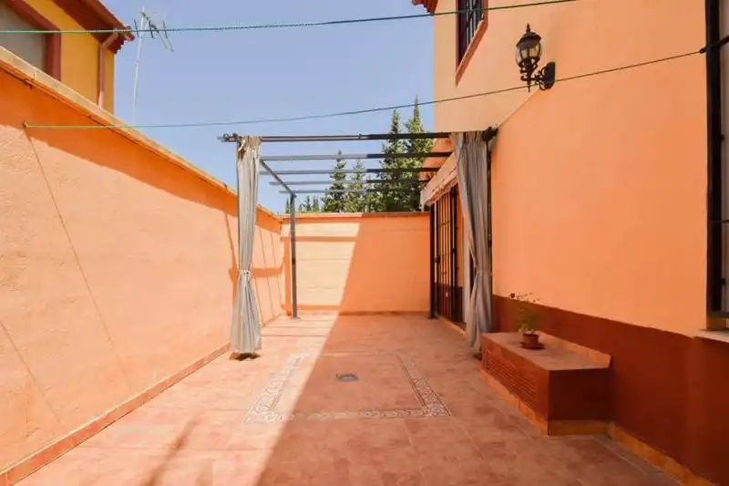 Terrassa de Casa o xalet en venda en Alhendín amb Jardí privat, Terrassa i Piscina comunitària