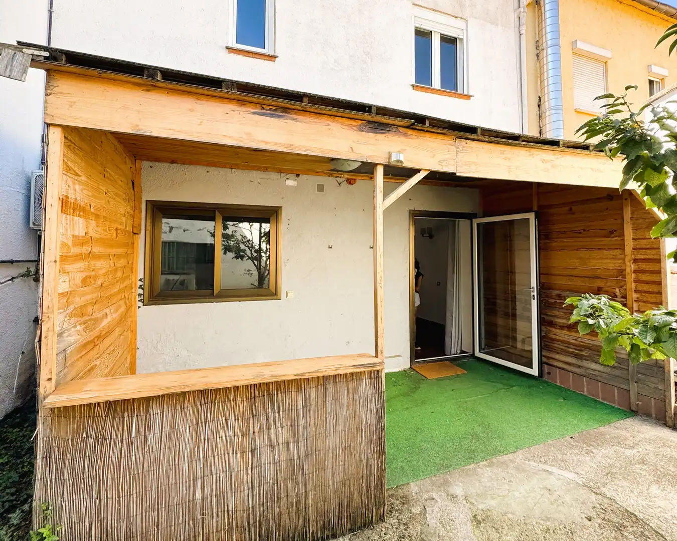 Vista exterior de Casa adosada en venta en Guardiola de Berguedà con Calefacción, Terraza y Horno
