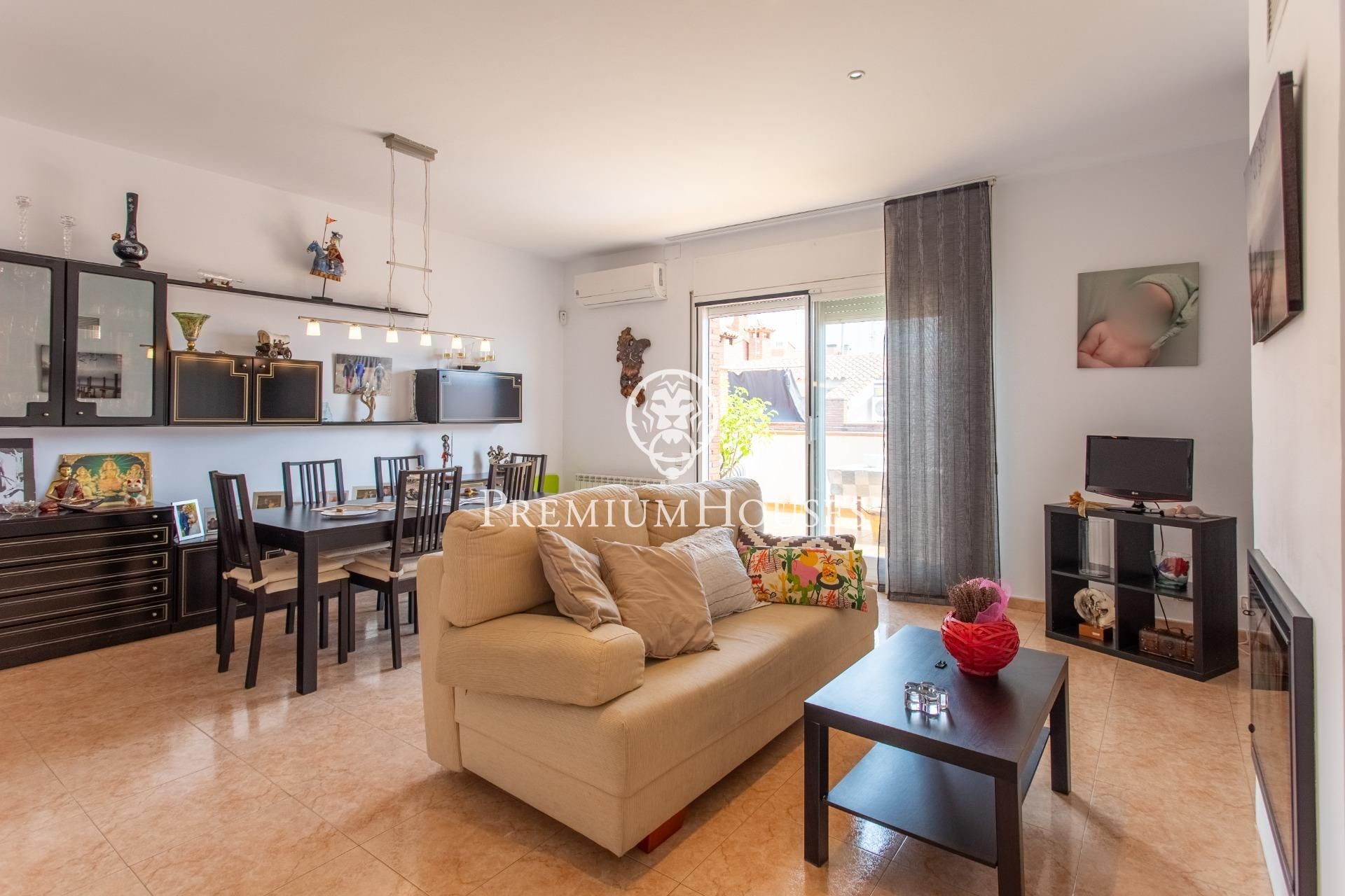 Exterior view of House or chalet for sale in Mataró  with Air Conditioner, Heating and Private garden