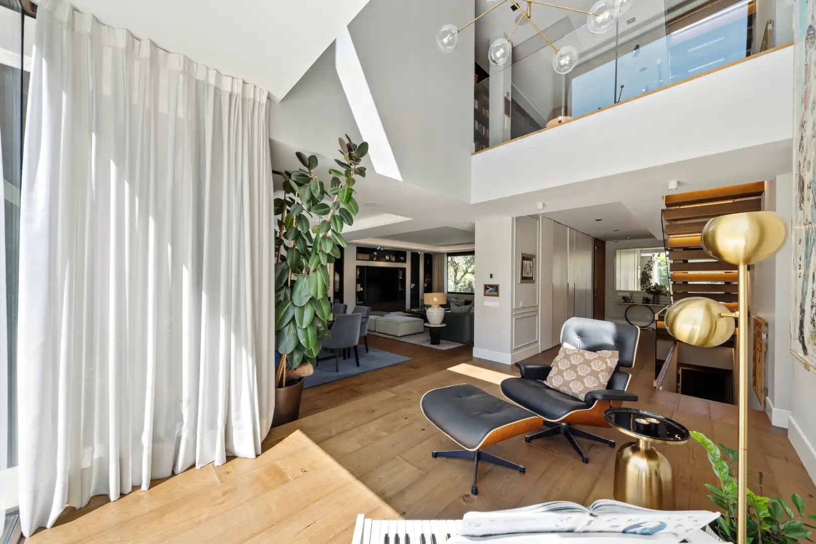 Sala de estar de Casa o chalet en venta en Las Rozas de Madrid con Aire acondicionado, Calefacción y Jardín privado
