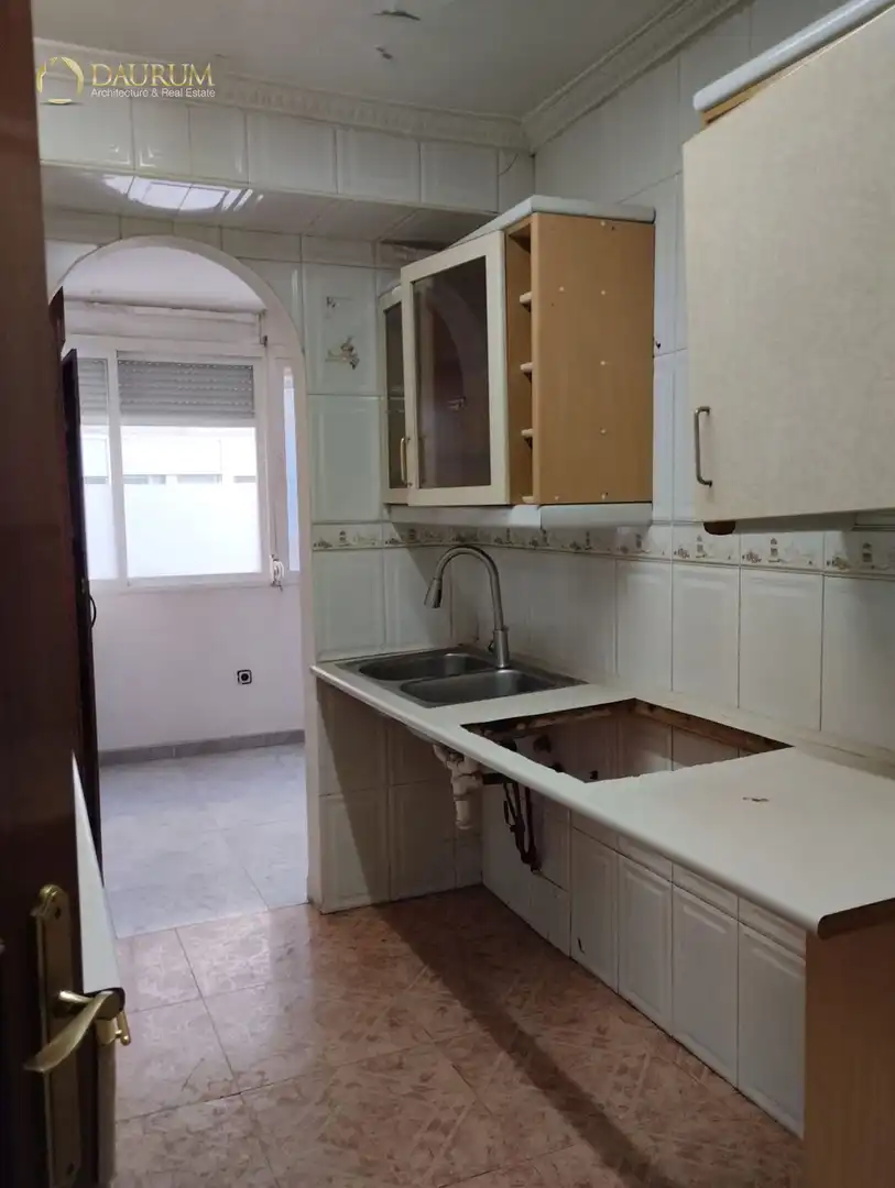 Küche von Wohnung zum Verkauf in Móstoles mit Klimaanlage, Heizung und Terrasse