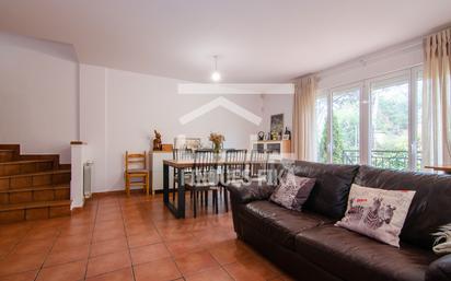 Living room of Single-family semi-detached for sale in Argentona  with Heating, Private garden and Terrace