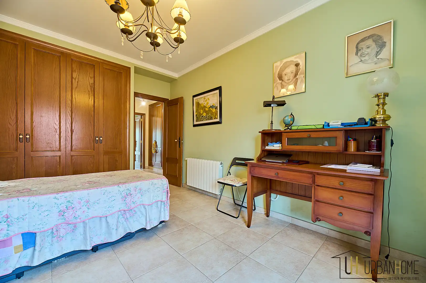 Habitación de Casa adosada en venta en Rocafort con Aire acondicionado, Calefacción y Balcón