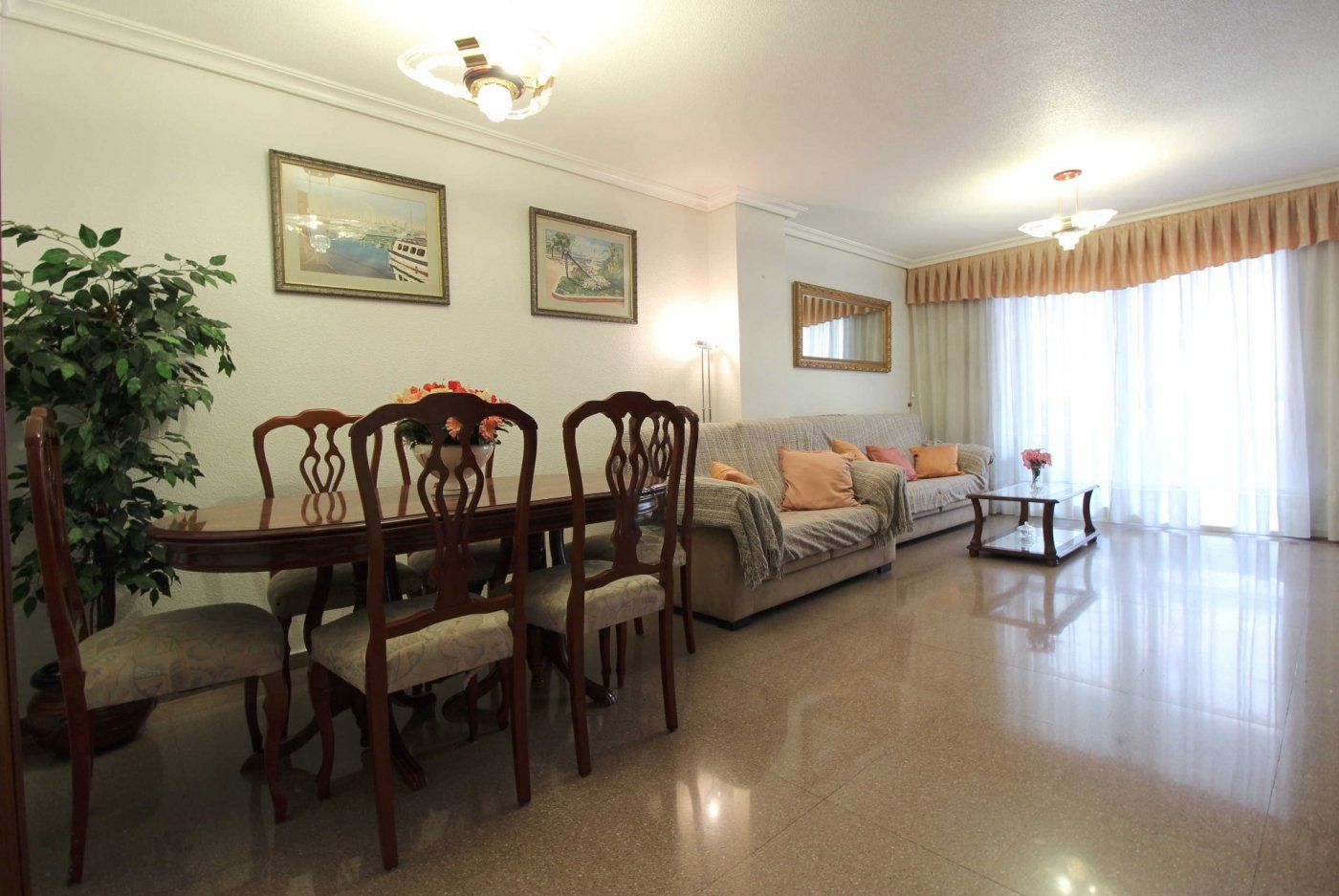 Flat to rent in Calle general espartero, Carolinas Altas