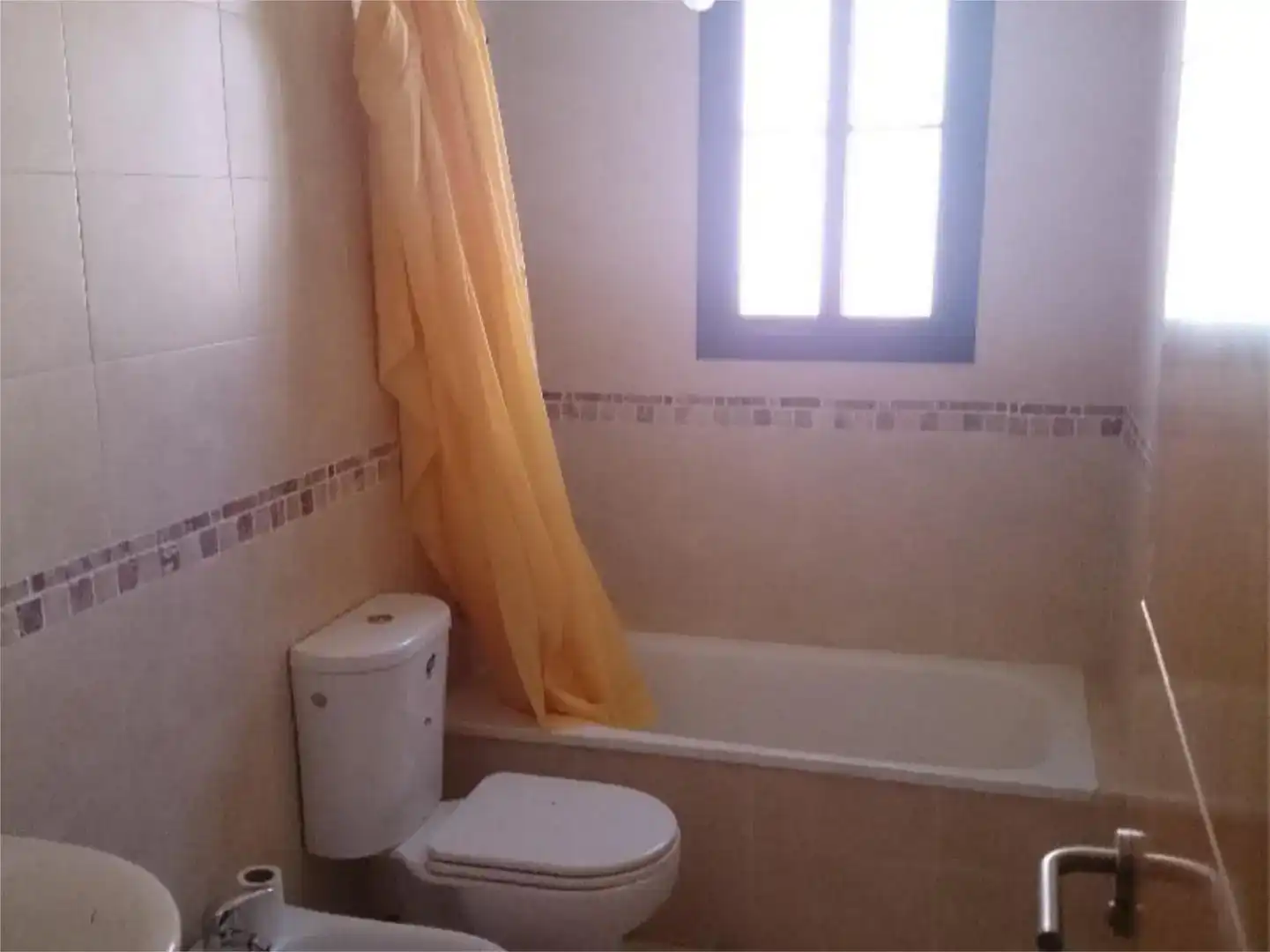 Bathroom of Flat for sale in Alcalá de Guadaira