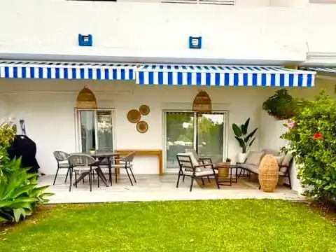 Terraza de Piso de alquiler en Marbella con Aire acondicionado, Jardín privado y Piscina