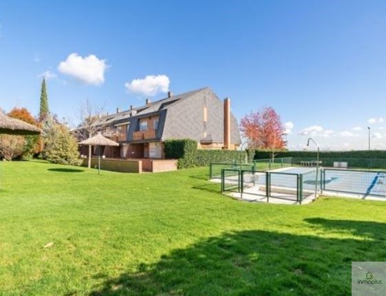 Exterior view of House or chalet to rent in Las Rozas de Madrid  with Heating, Terrace and Storage room