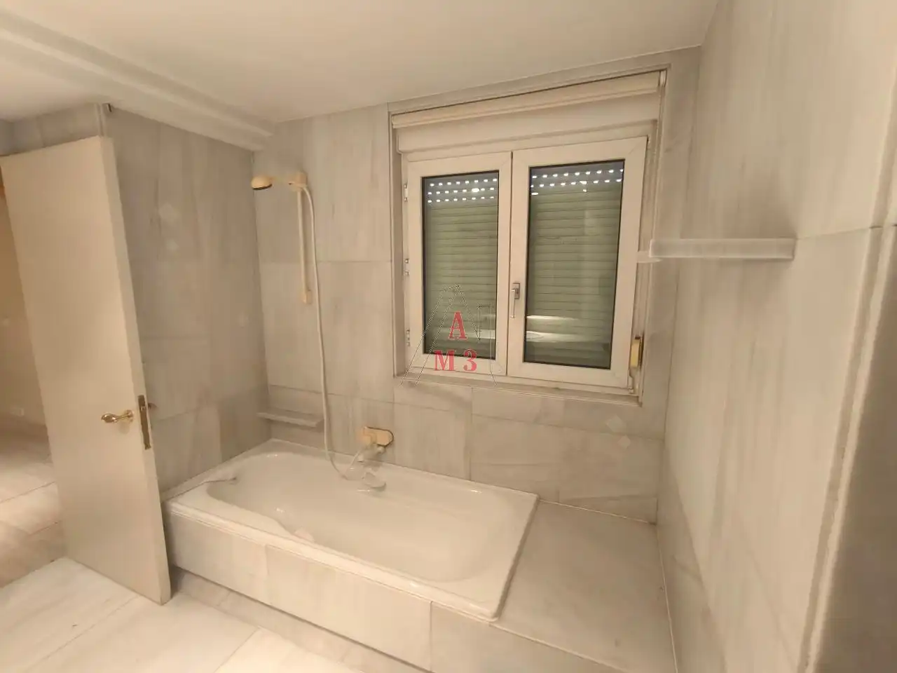 Bathroom of Houses for sale in León Capital   with Heating, Private garden and Terrace