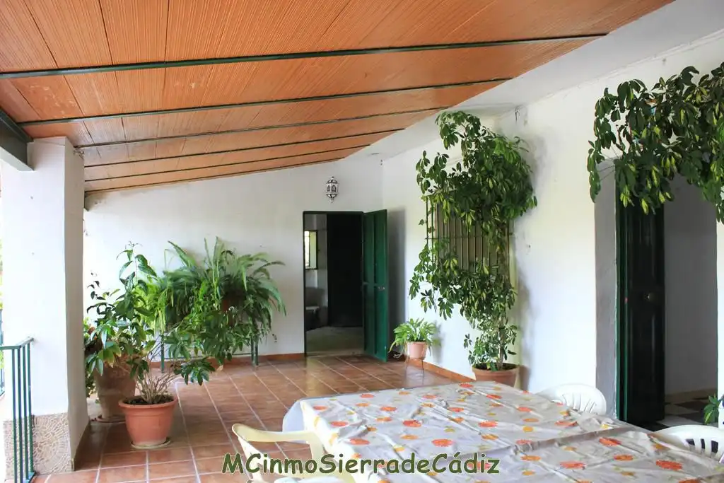 Casa rústica amb jardí en venda a 7 parcela 49