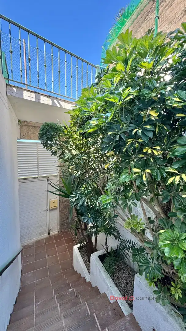 Terrassa de Casa o xalet en venda en Vigo  amb Aire condicionat, Calefacció i Jardí privat