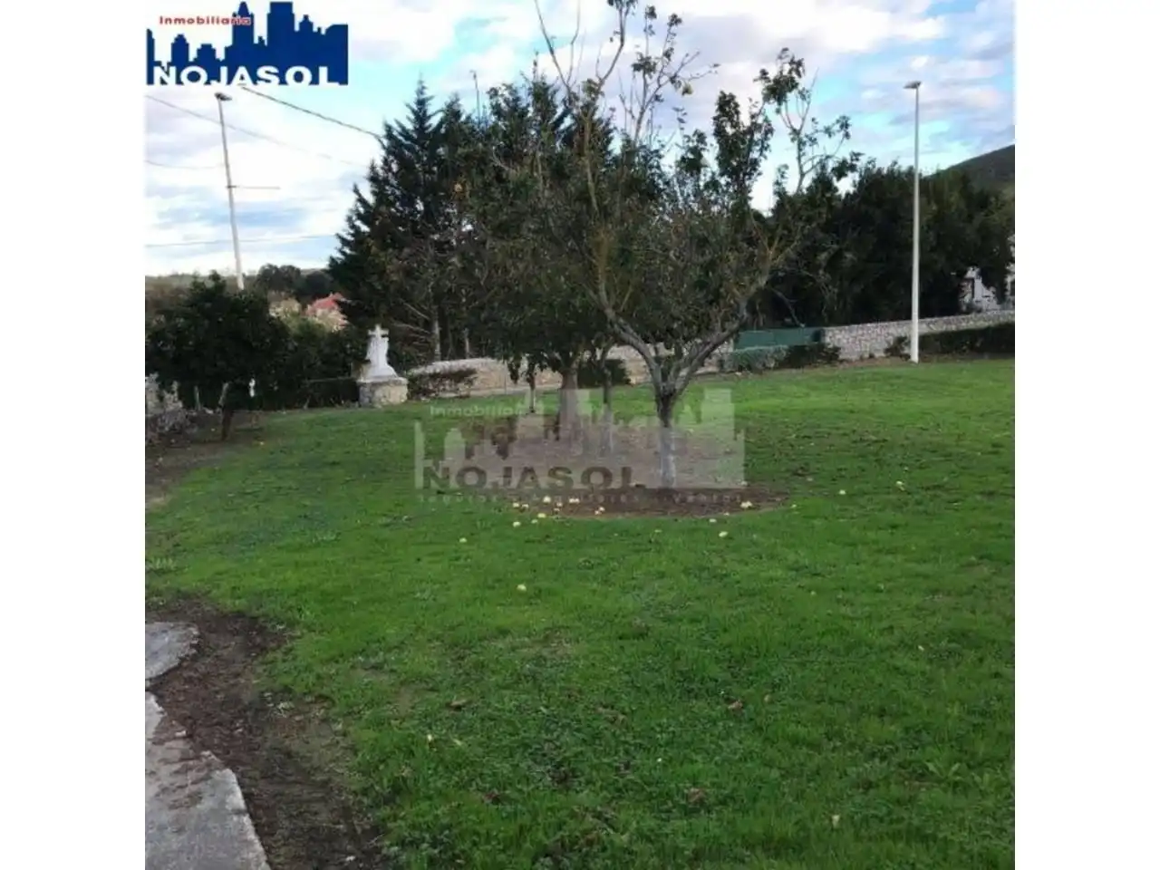 House with garden for sale in Calle Arnuero