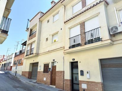 Vista exterior de Casa adosada en venda en Motril amb Terrassa i Traster