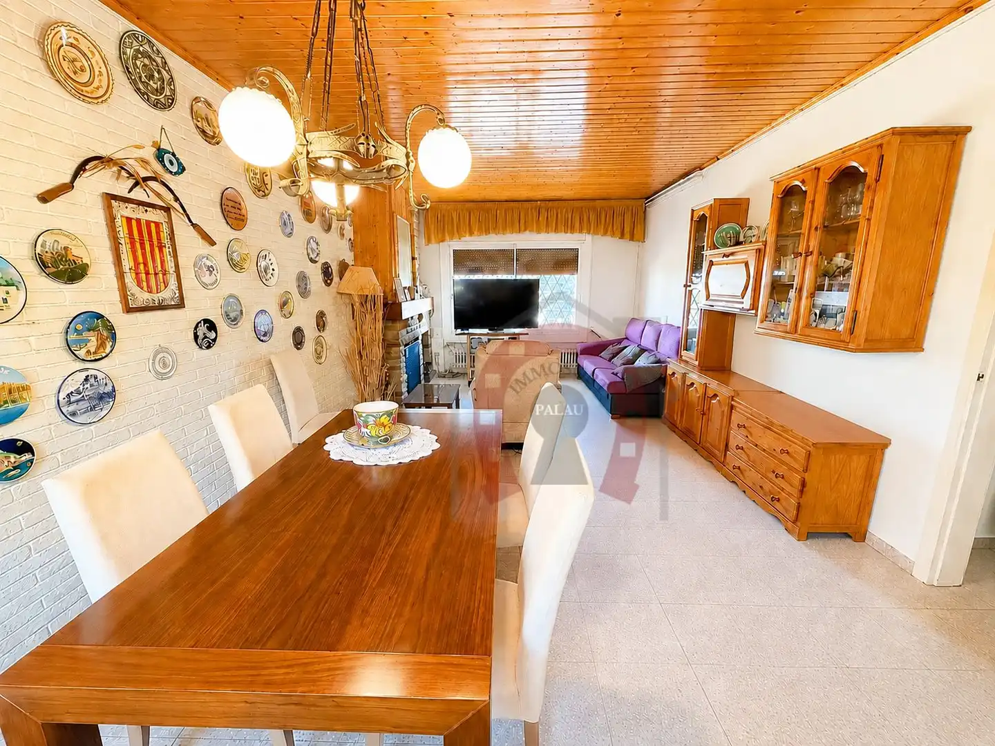 Sala d'estar de Casa o xalet en venda en Palau-solità i Plegamans amb Jardí privat, Terrassa i Piscina