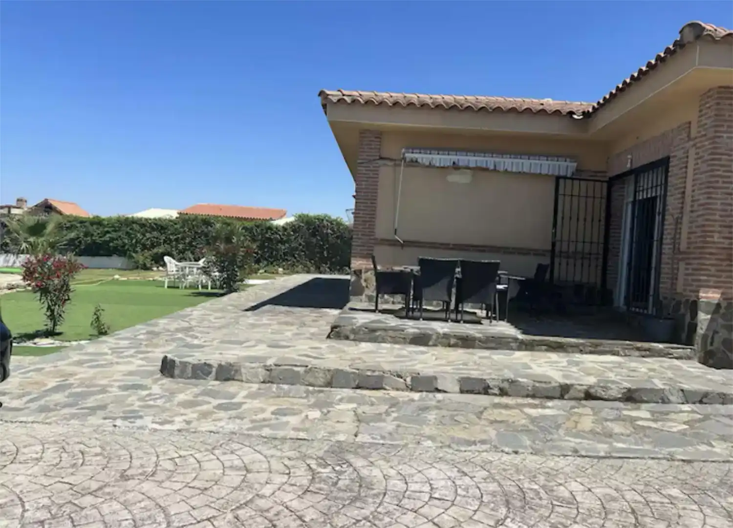 Jardí de Casa o xalet en venda en Lucillos amb Aire condicionat, Traster i Moblat