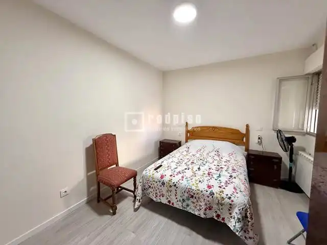 Habitación de Piso en venta en Madrid con Calefacción y Terraza