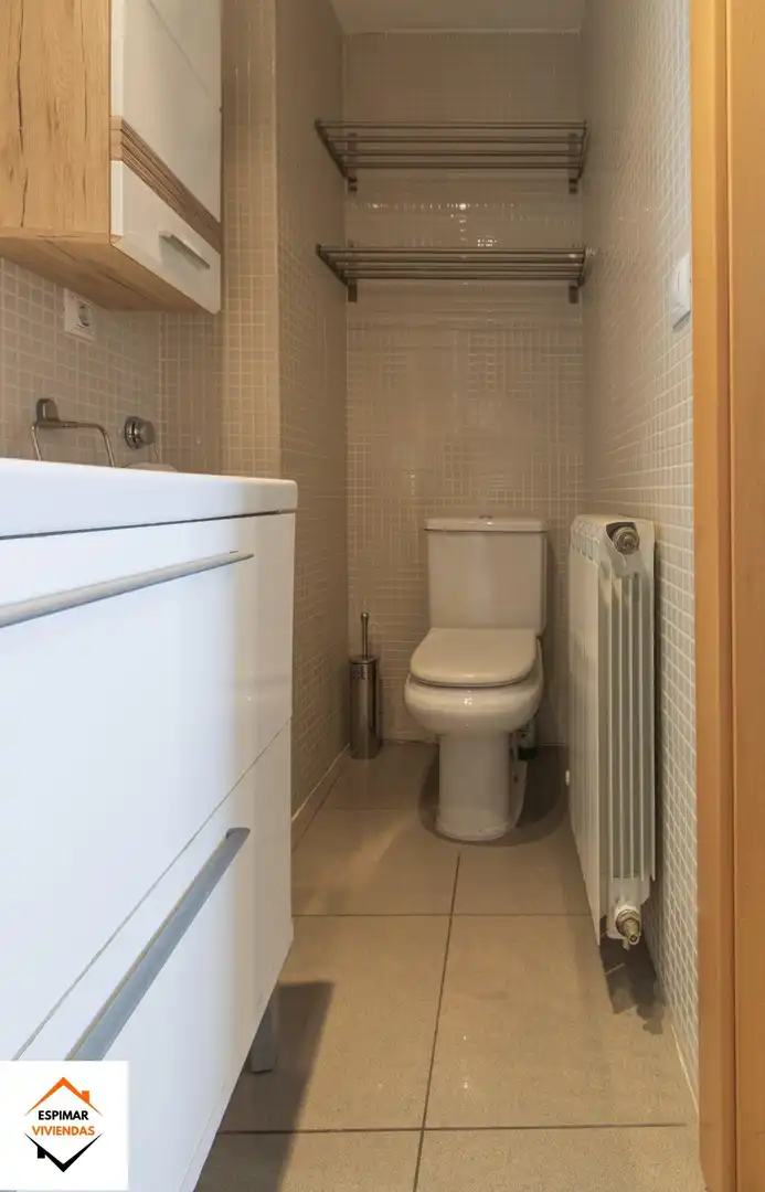 Bathroom of Apartments for sale in Zaragoza