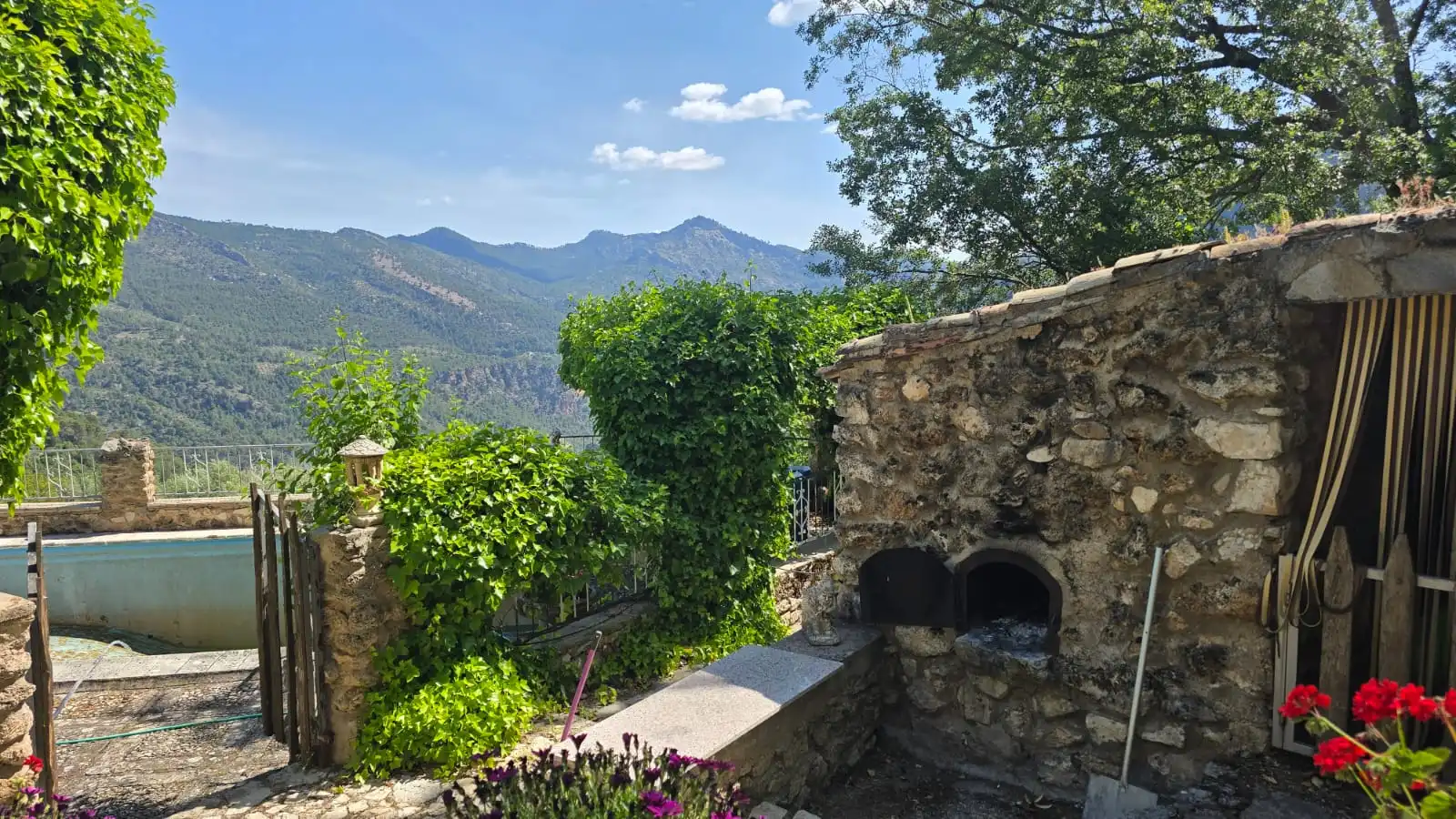 Jardín de Finca rústica en venta en Villanueva del Arzobispo con Calefacción, Trastero y Piscina