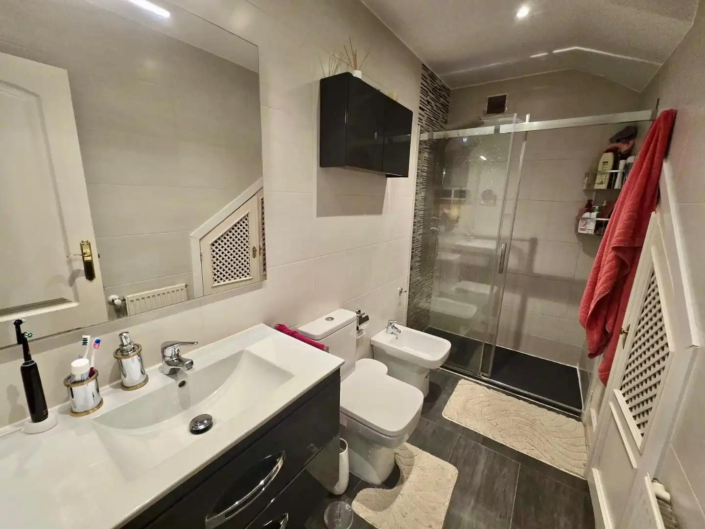 Baño de Piso en venta en Madrid con Aire acondicionado, Calefacción y Amueblado
