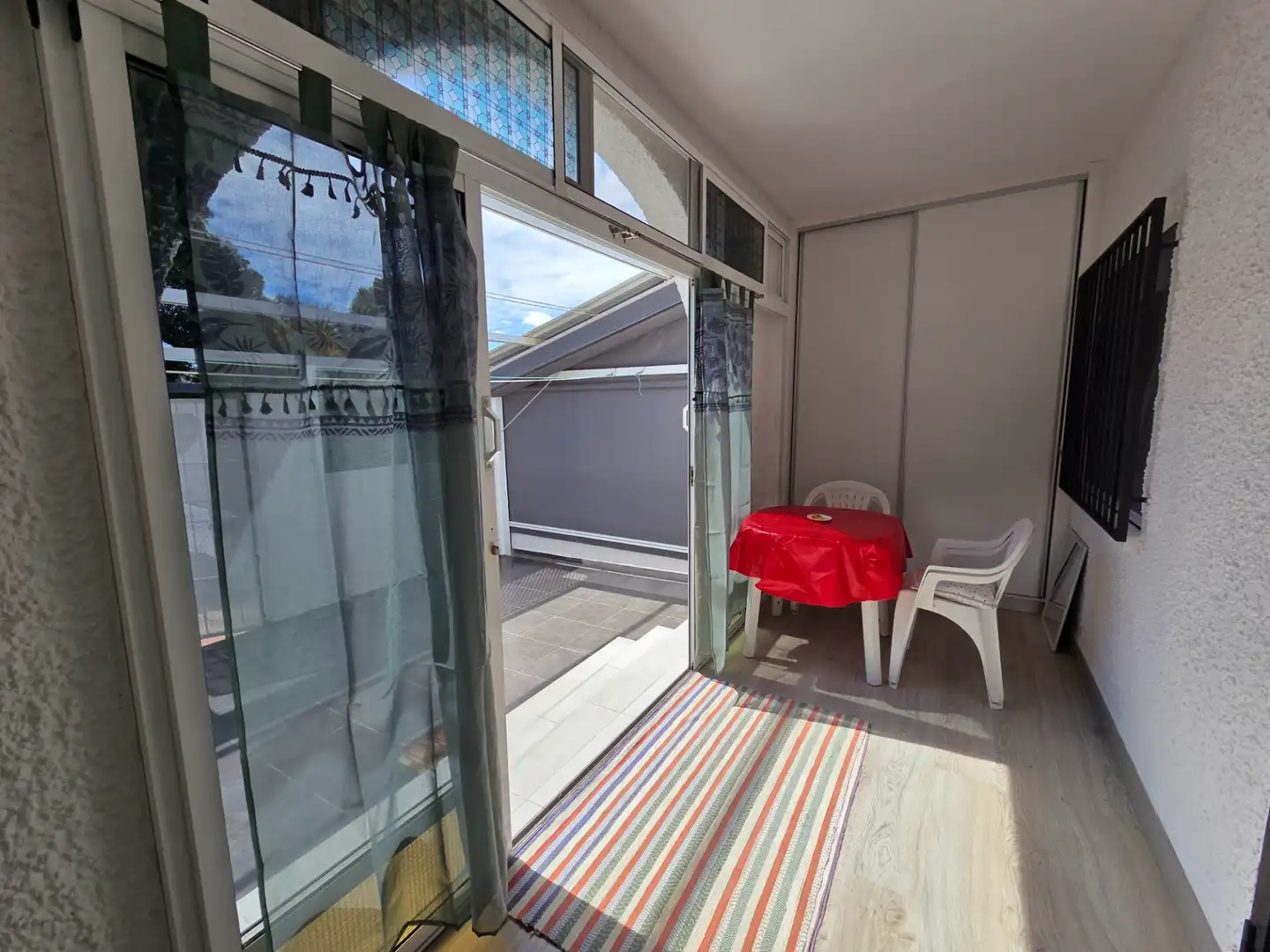 Terrasse von Einfamilien-Reihenhaus zum Verkauf in Torrevieja mit Klimaanlage, Terrasse und Abstellraum