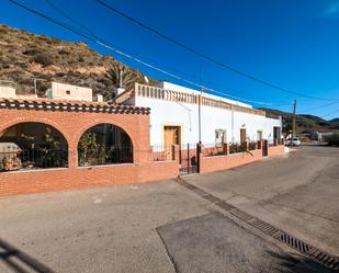 Vista exterior de Casa o xalet en venda en Carboneras amb Aire condicionat, Terrassa i Piscina