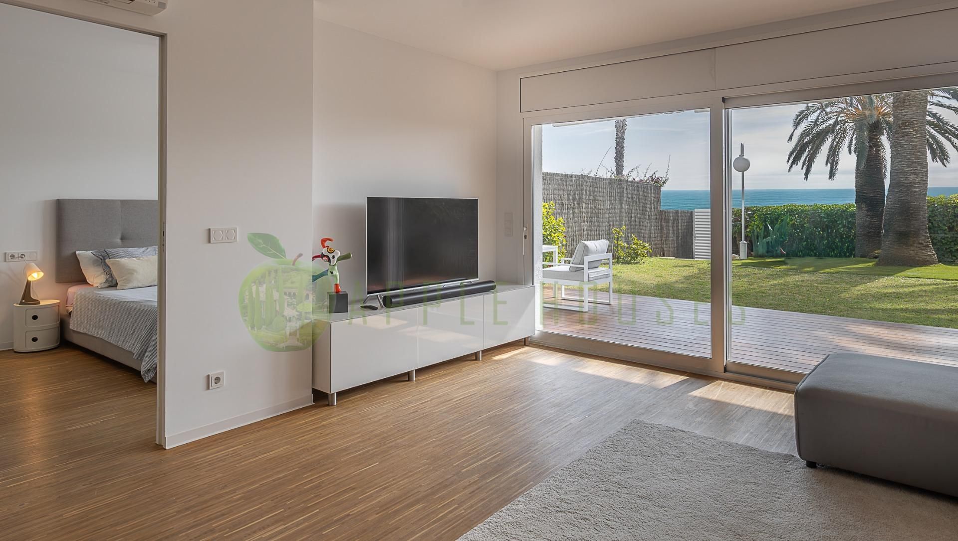 Living room of Planta baja for sale in Sitges  with Air Conditioner, Heating and Private garden