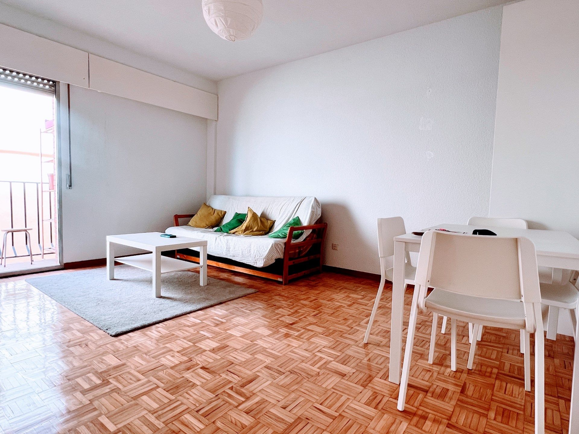 Living room of Flat to rent in  Madrid Capital  with Parquet flooring, Terrace and Furnished