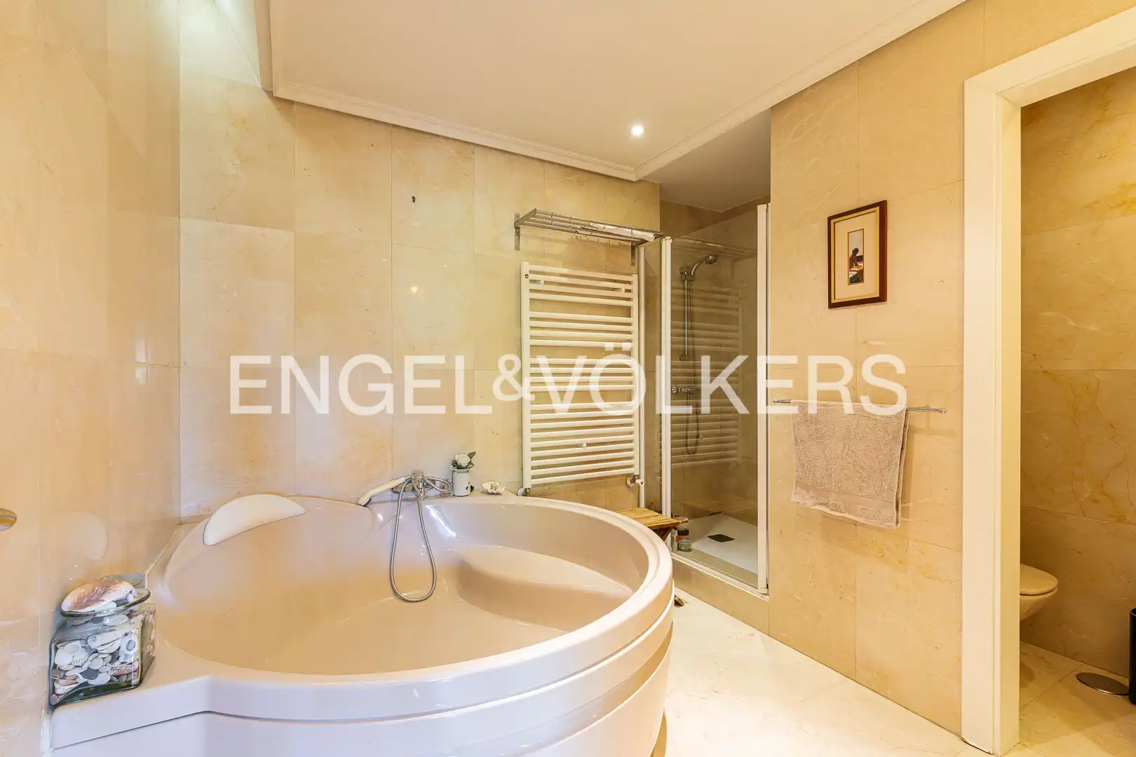 Bathroom of Houses for sale in Las Rozas de Madrid  with Heating, Private garden and Parquet flooring