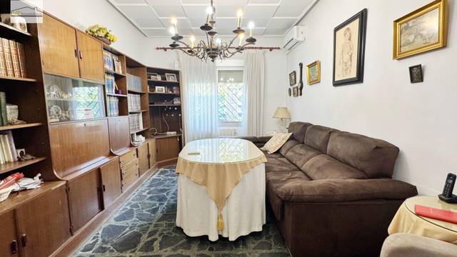 Casa-chalet en Venta en  SANTIAGO RAMON Y CAJAL en Barrio de Ciudad Jardín