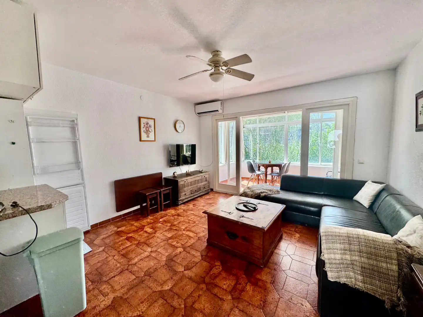 Sala de estar de Apartamento de alquiler en Fuengirola con Aire acondicionado, Calefacción y Terraza