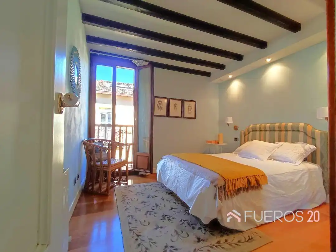 Maison mitoyenne avec terrasse à vendre à Lasesarre