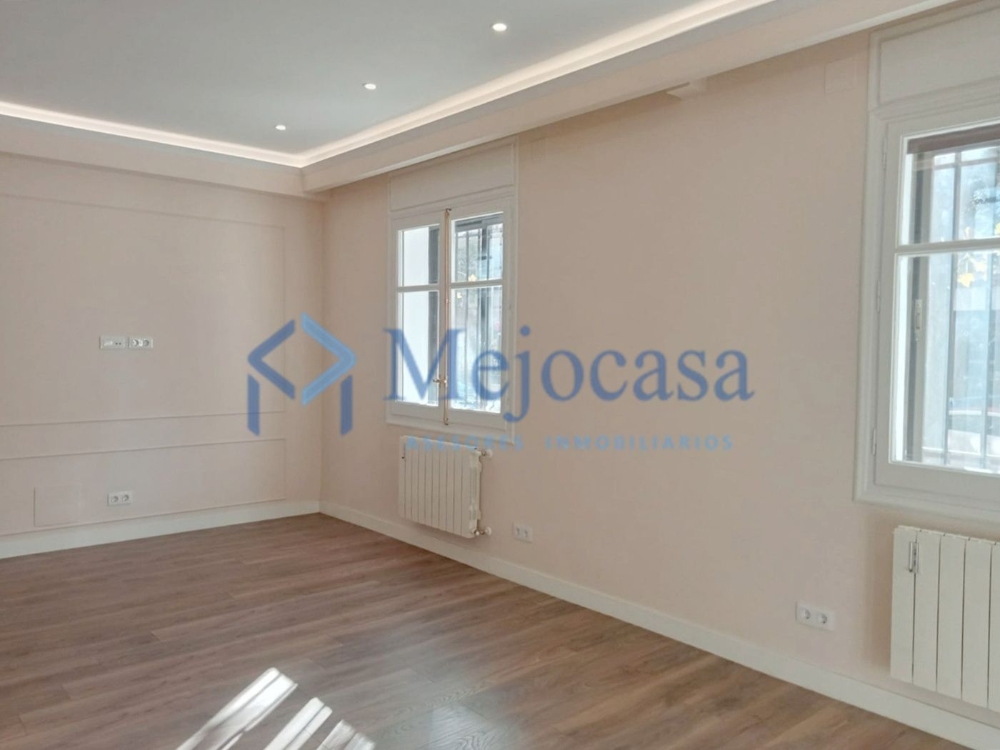 Bedroom of Flat for sale in  Madrid Capital  with Air Conditioner, Heating and Terrace