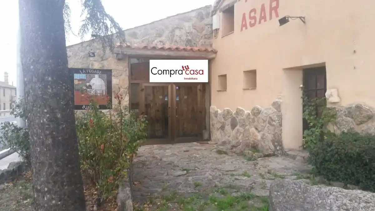 Local en venta en Torrecaballeros con Amueblado