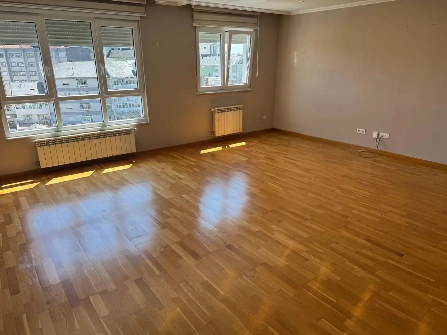 Sala d'estar de Dúplex en venda en Lugo amb Calefacció, Terrassa i Traster