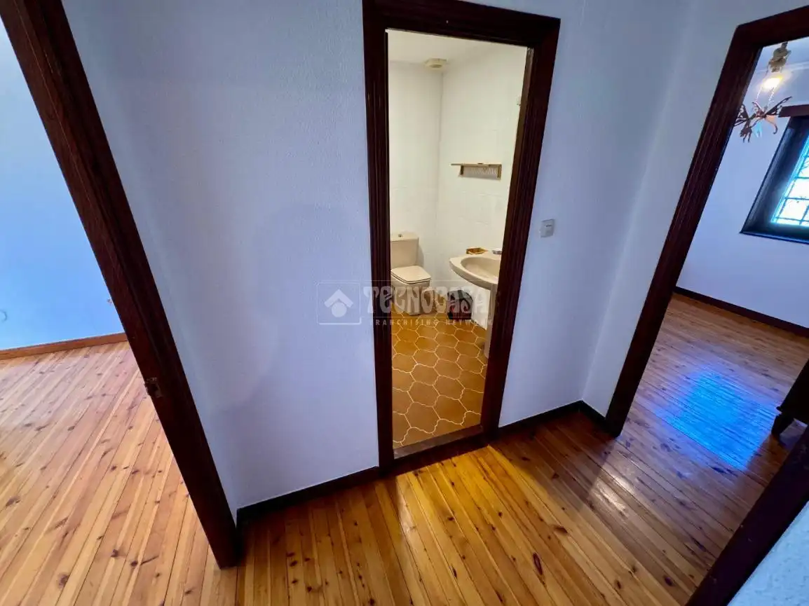 Casa adosada en venta en El Astillero