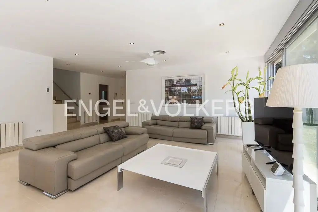 Sala de estar de Casa o chalet de alquiler en Chiva con Aire acondicionado, Calefacción y Jardín privado