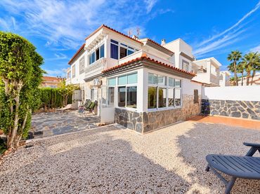 Landhaus mit Balkon zum Verkauf in Orihuela Costa
